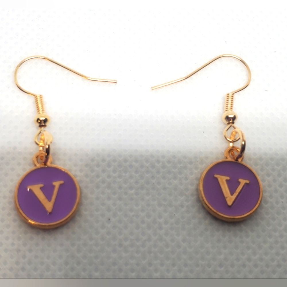 7/$10  V Initial Earrings, New